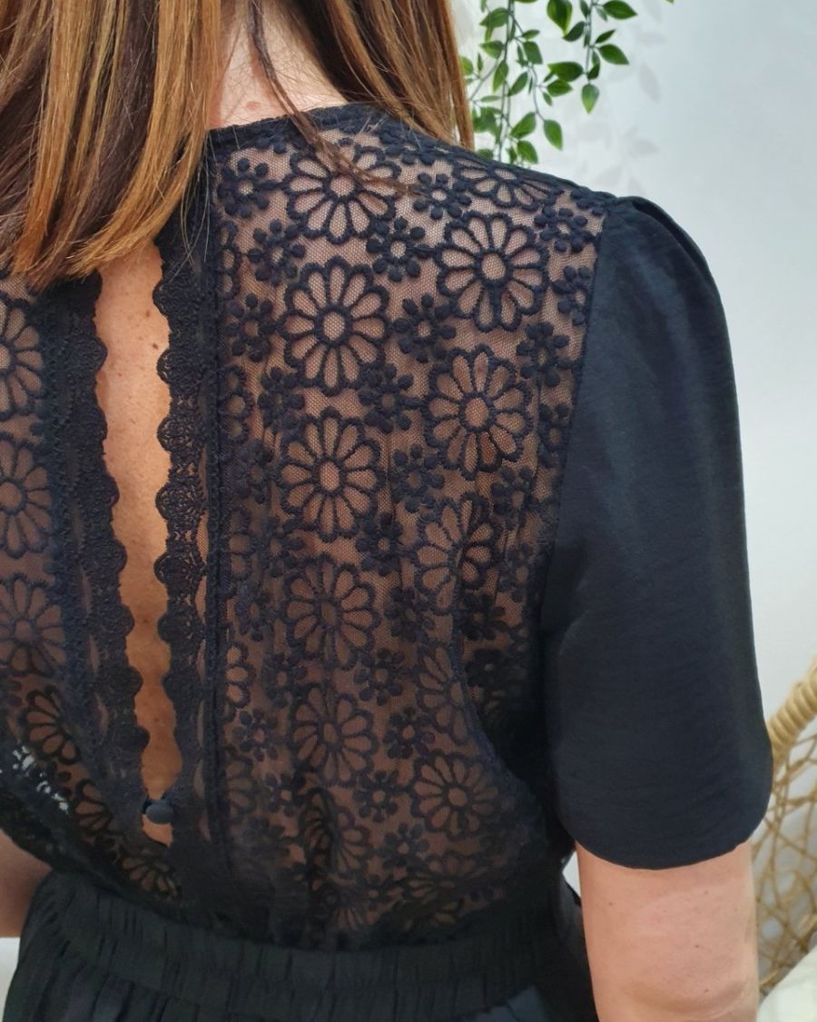 Combinaison pantalon femme noire dos dentelle fleurie aujouré