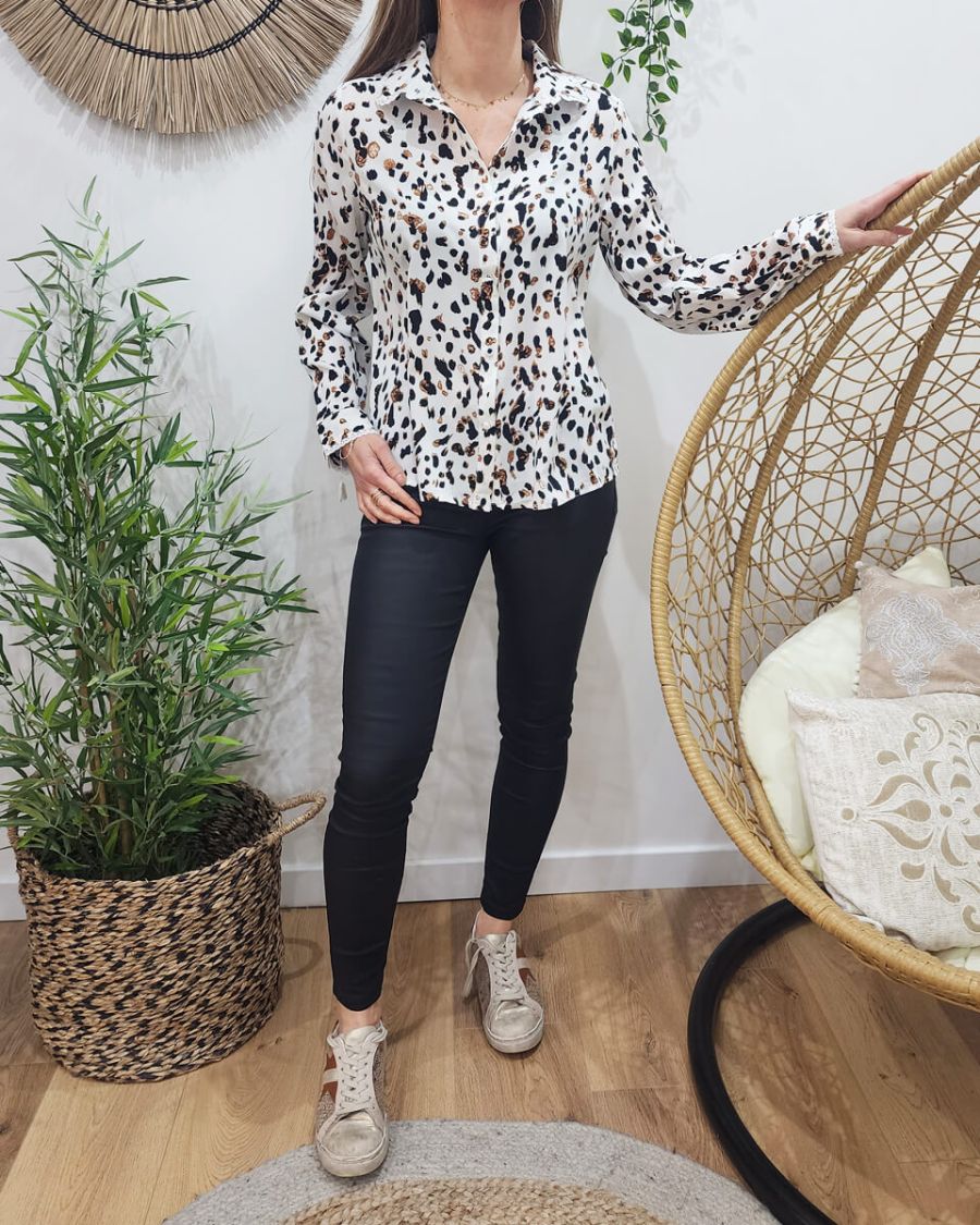Chemisier femme blanc motif leopard col brodé