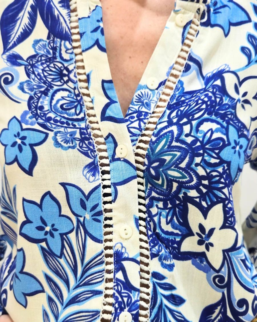 Chemisier femme écru fleurs bleues Faustina
