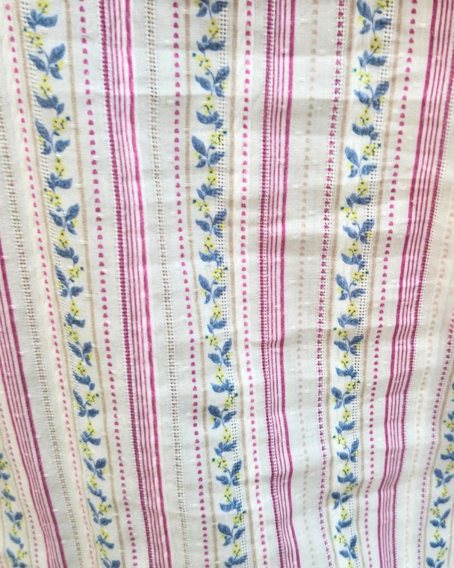 Chemisier femme blanc rayures fuchsia fleurs jaunes et bleues