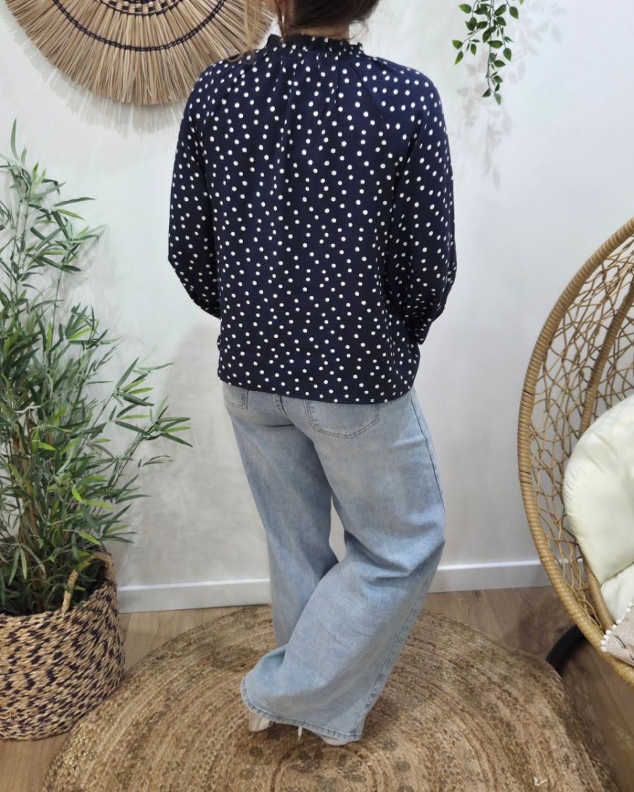 Chemisier femme bleu marine à pois blancs col froncé