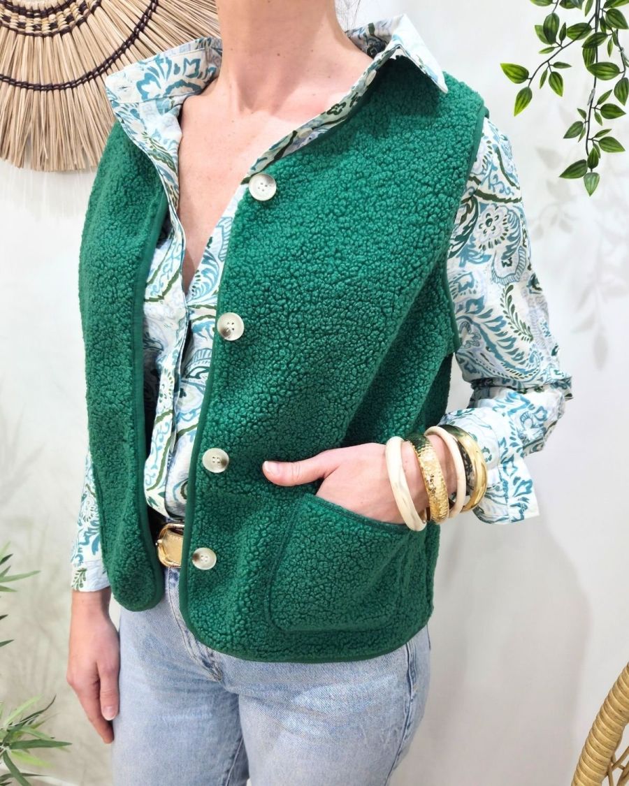 Gilet femme sans manche bouclettes vert gazon Alya