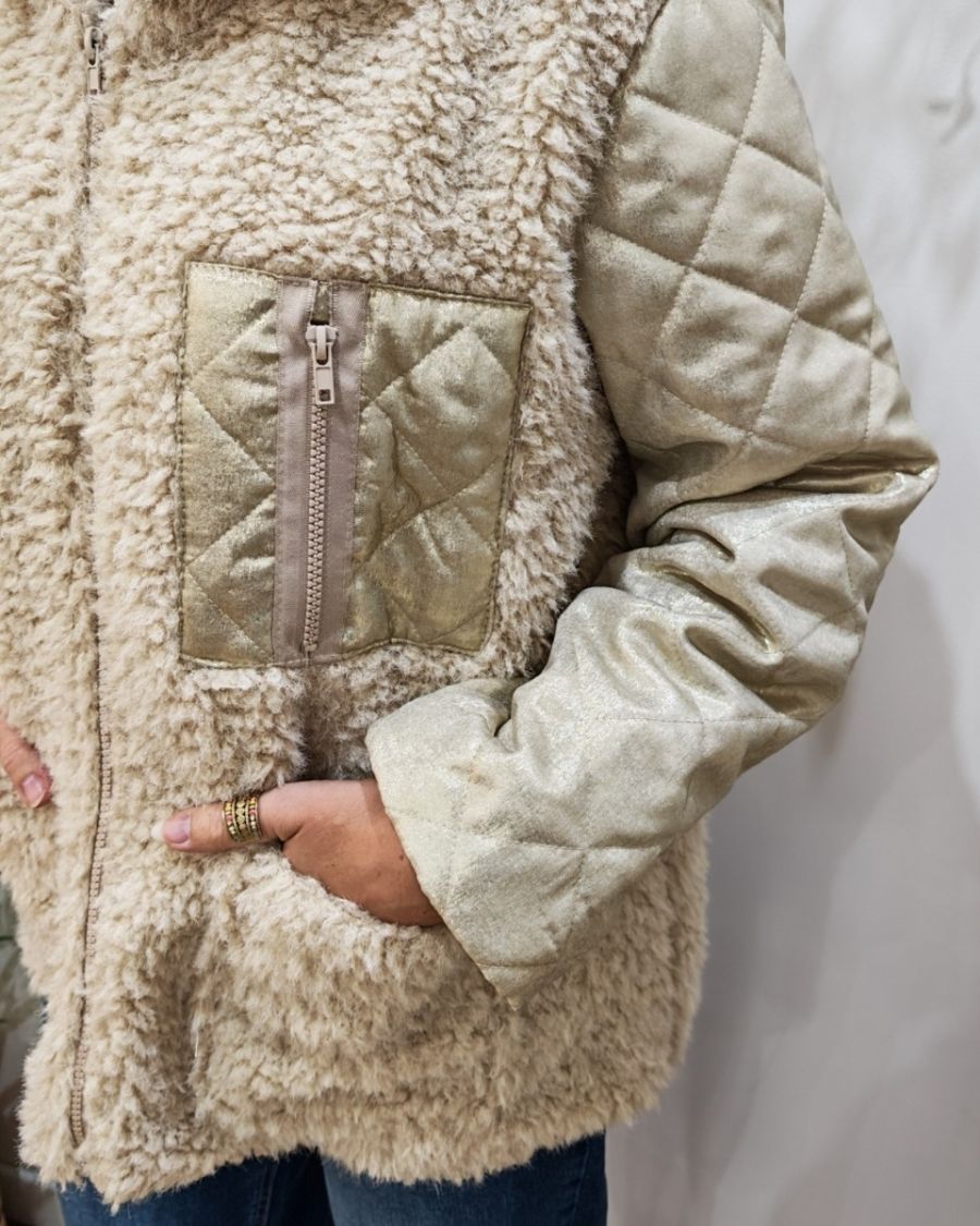 Manteau femme bouclettes manches et poche matelassées