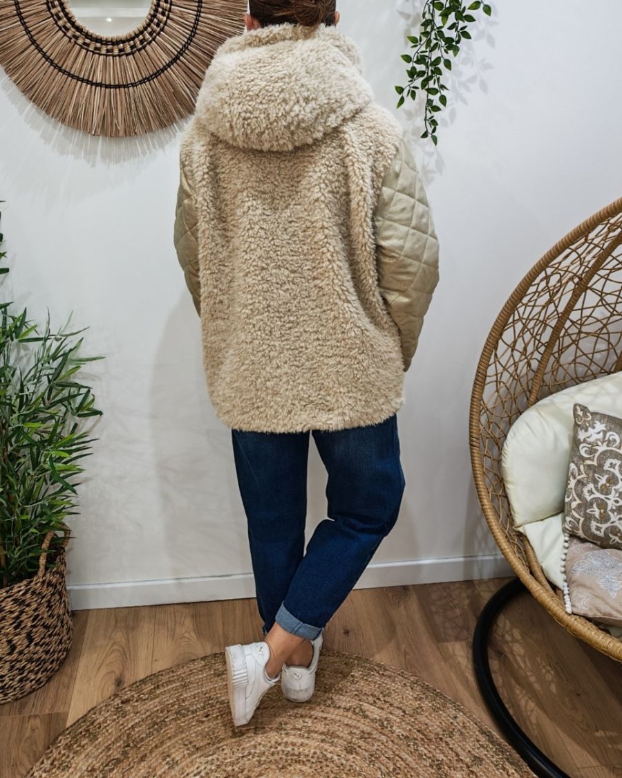 Manteau femme bouclettes manches et poche matelassées