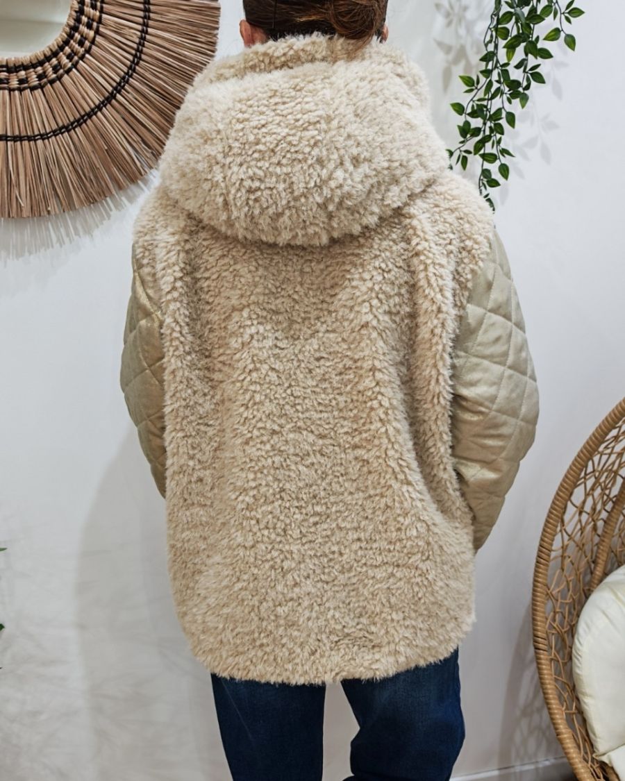 Manteau femme bouclettes manches et poche matelassées