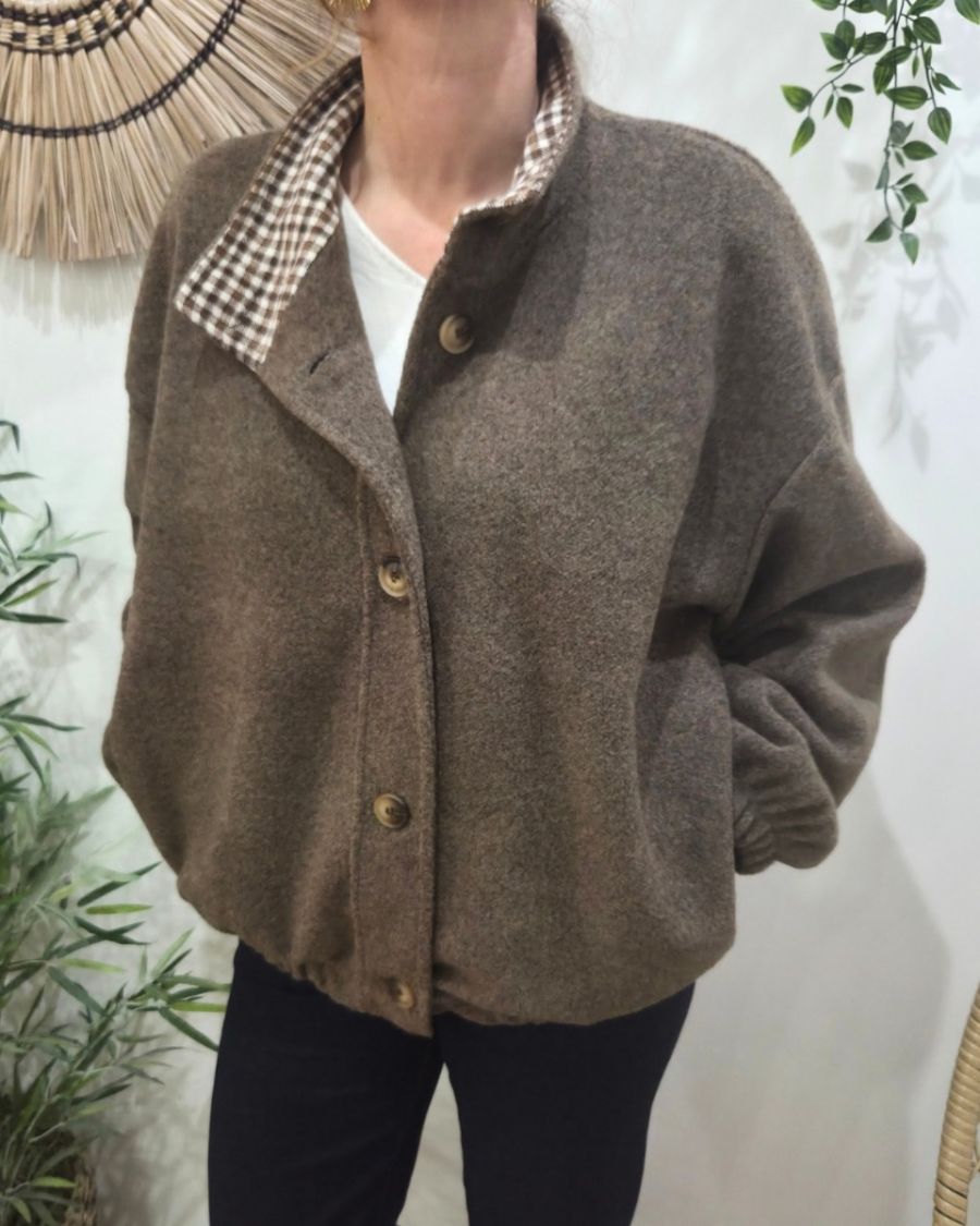Manteau femme boutonné col montant revers à carreaux Adosinda