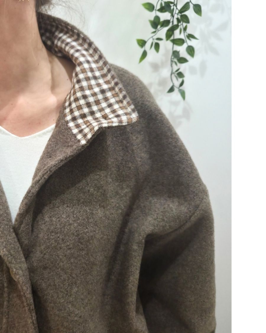 Manteau femme boutonné col montant revers à carreaux Adosinda
