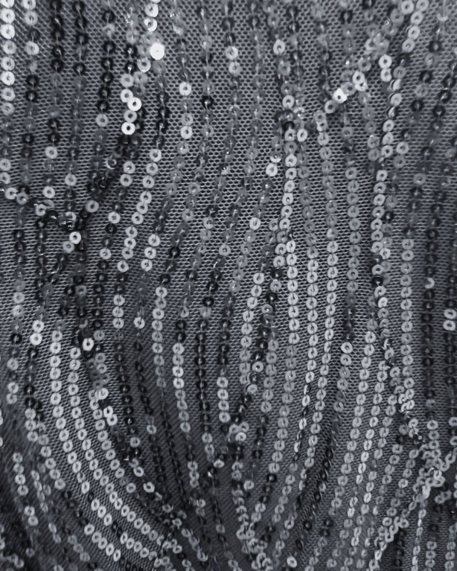 Robe femme noire à sequins et broche Izel