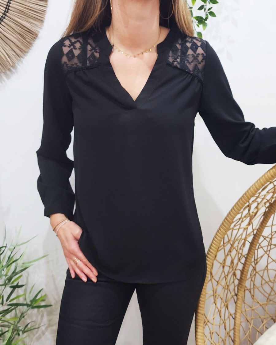 Blouse femme épaules et dos ajourés ethnique noire