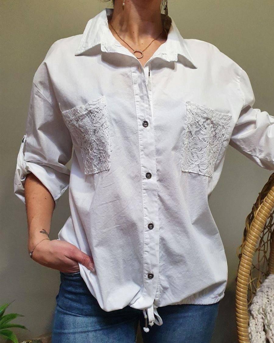 Chemise blanche poches et dos dentelle