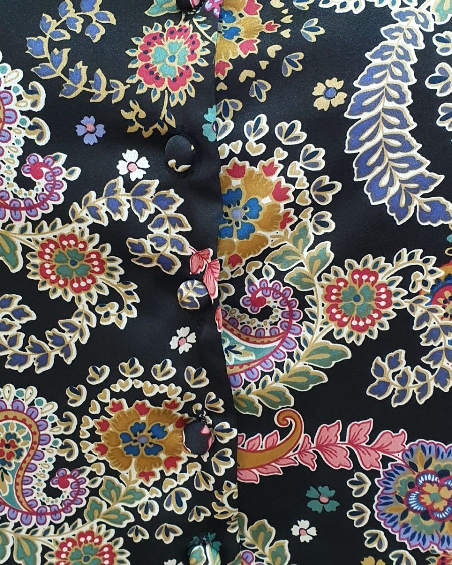 Top femme boutonné satiné noir cachemire multicolore