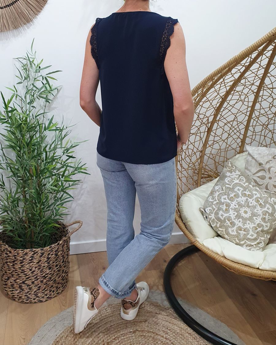 Top femme bleu marine dentelle Adrienne