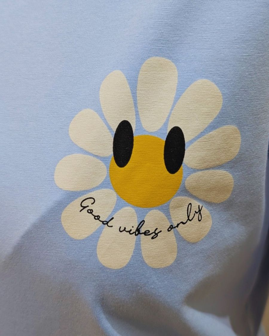 T-Shirt femme bleu ciel fleurs good vibes Only