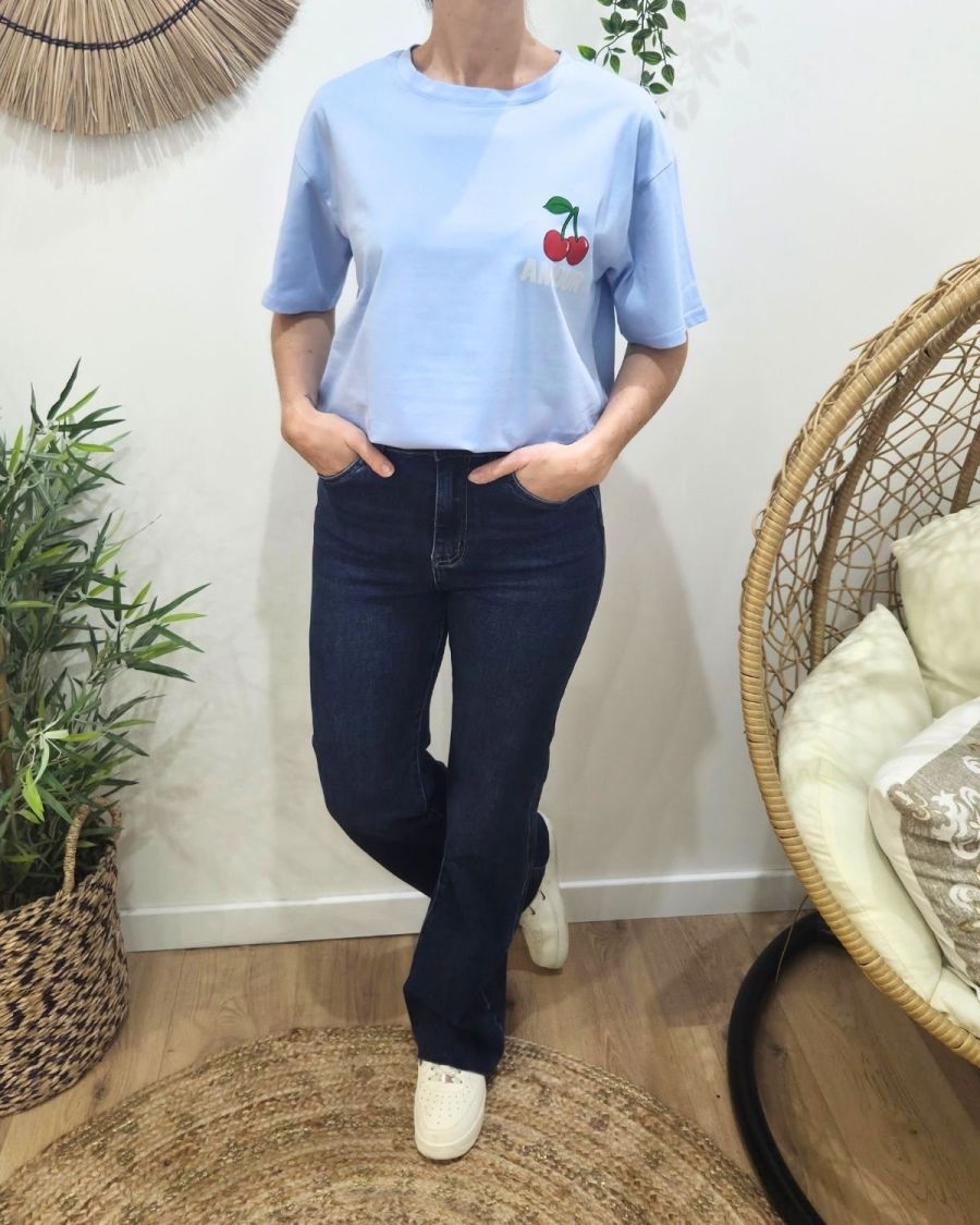 T-Shirt femme bleu ciel AMOUR cerises rose