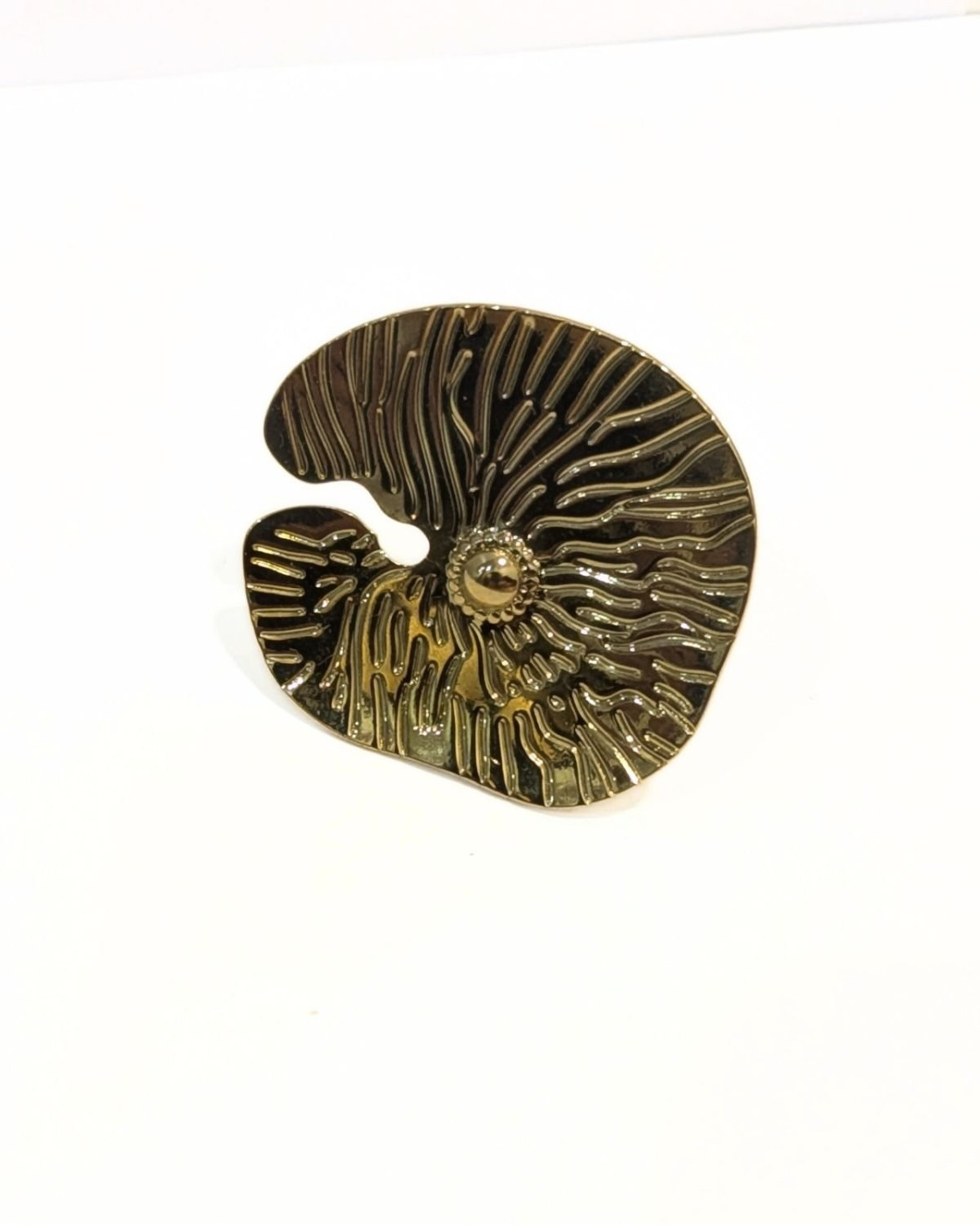 Bague femme acier doré nénuphar