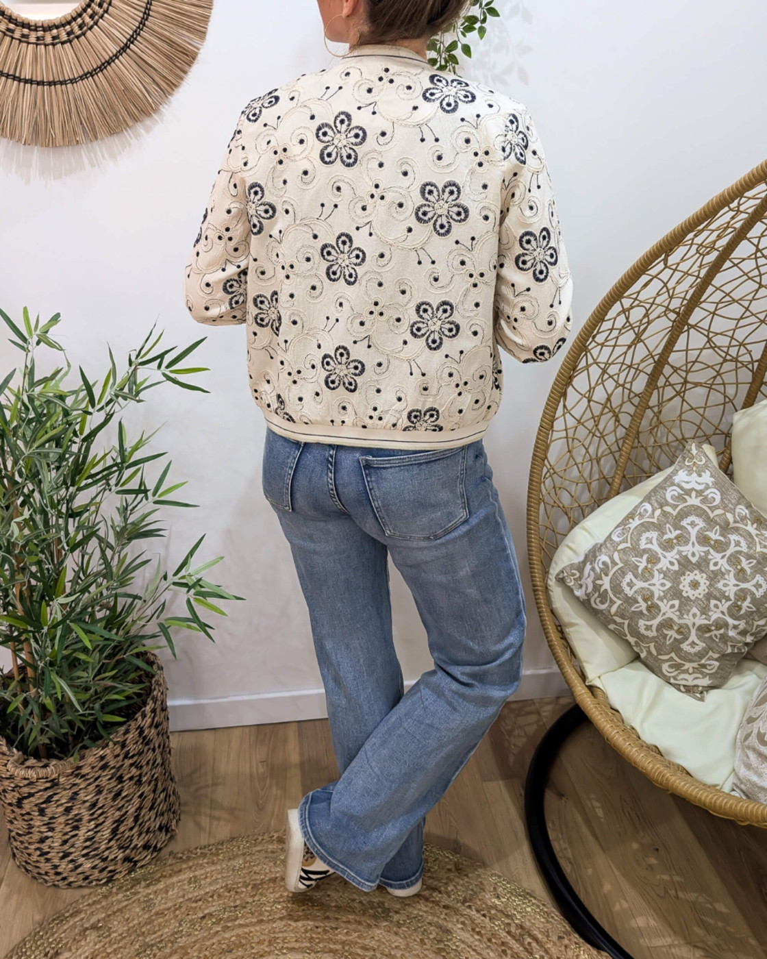 Bombers femme beige fleurs brodées marine Nessa