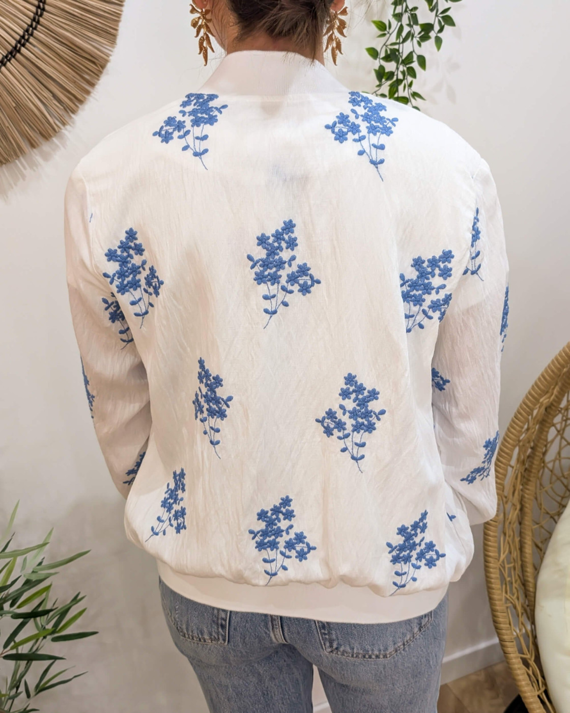 Bombers femme blanc fleurs brodées bleu