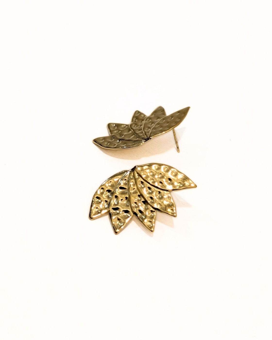 Boucles d'oreilles femme feuillages ciselés dorés