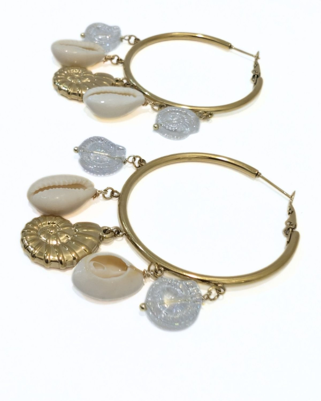 Boucles d'oreilles femme anneaux acier dorés coquillages