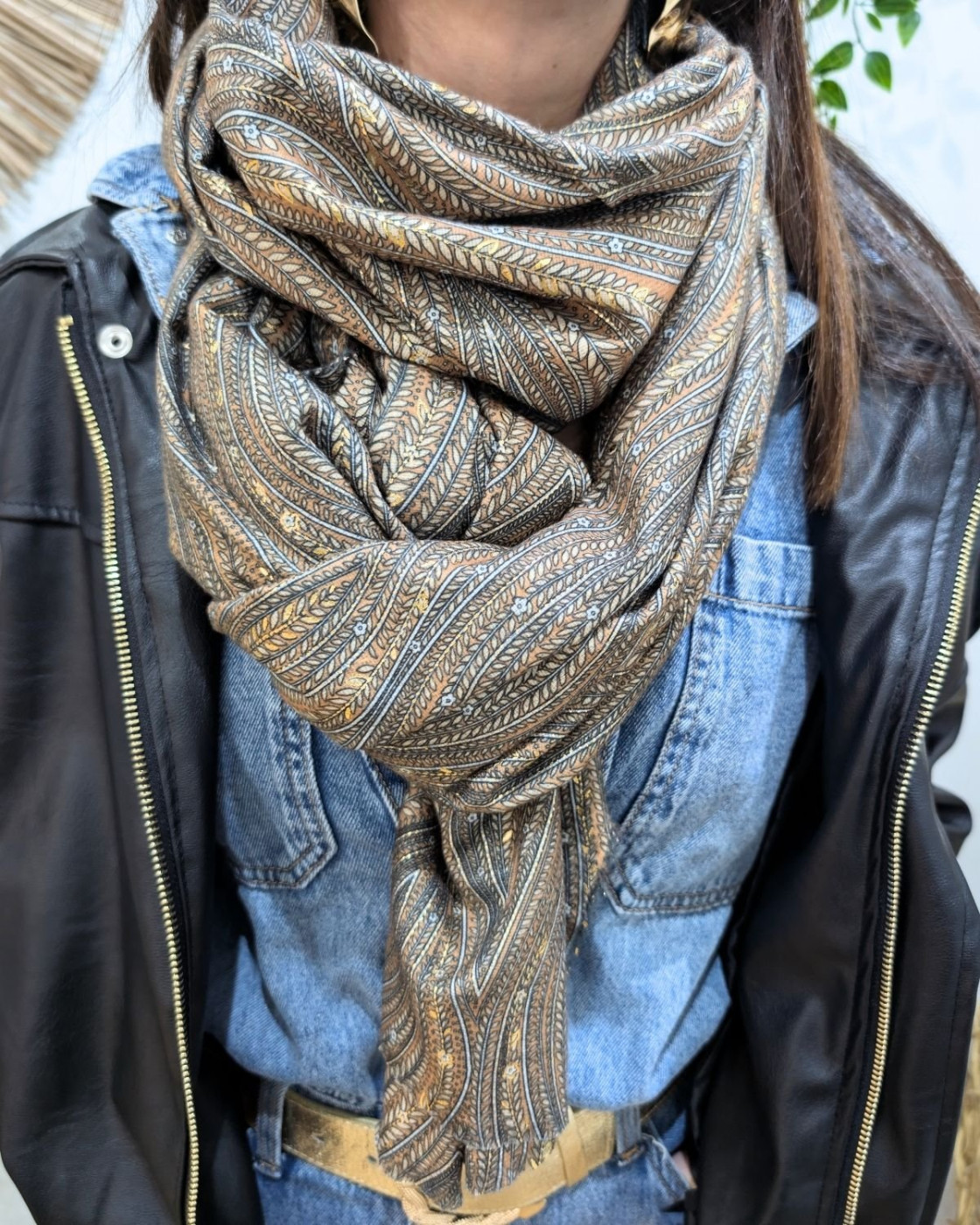 Foulard femme à motifs et feuillages dorés Flavia