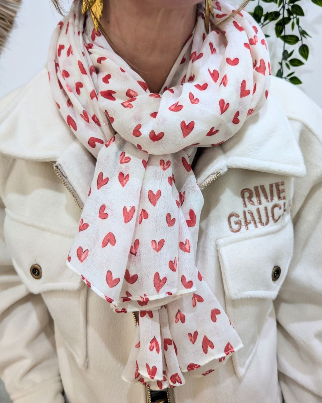 Echarpe femme beige à petits coeurs