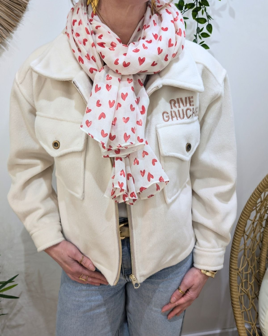 Echarpe femme beige à petits coeurs