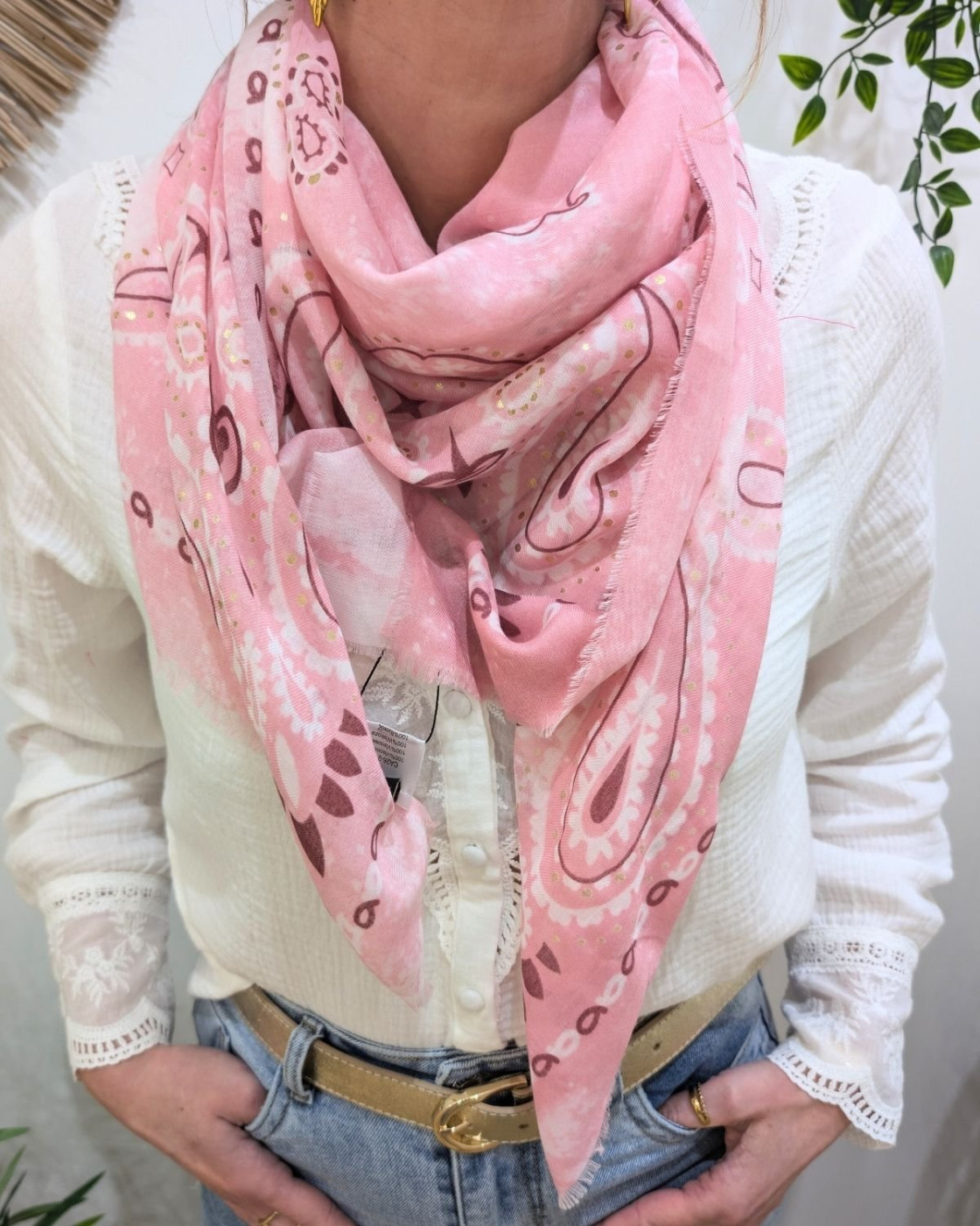 Foulard femme carré style bandana et dorures