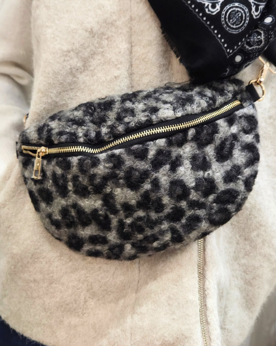 Sac banane femme moumoute léopard