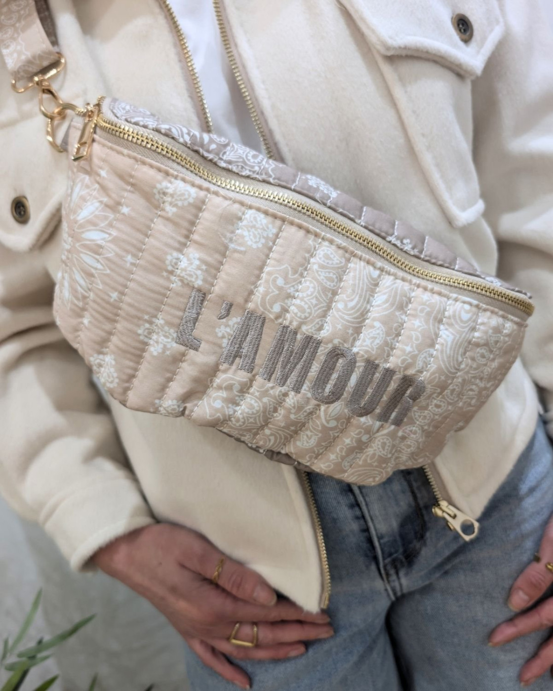 Sac banane femme coton matelassé fleuri broderie L'AMOUR