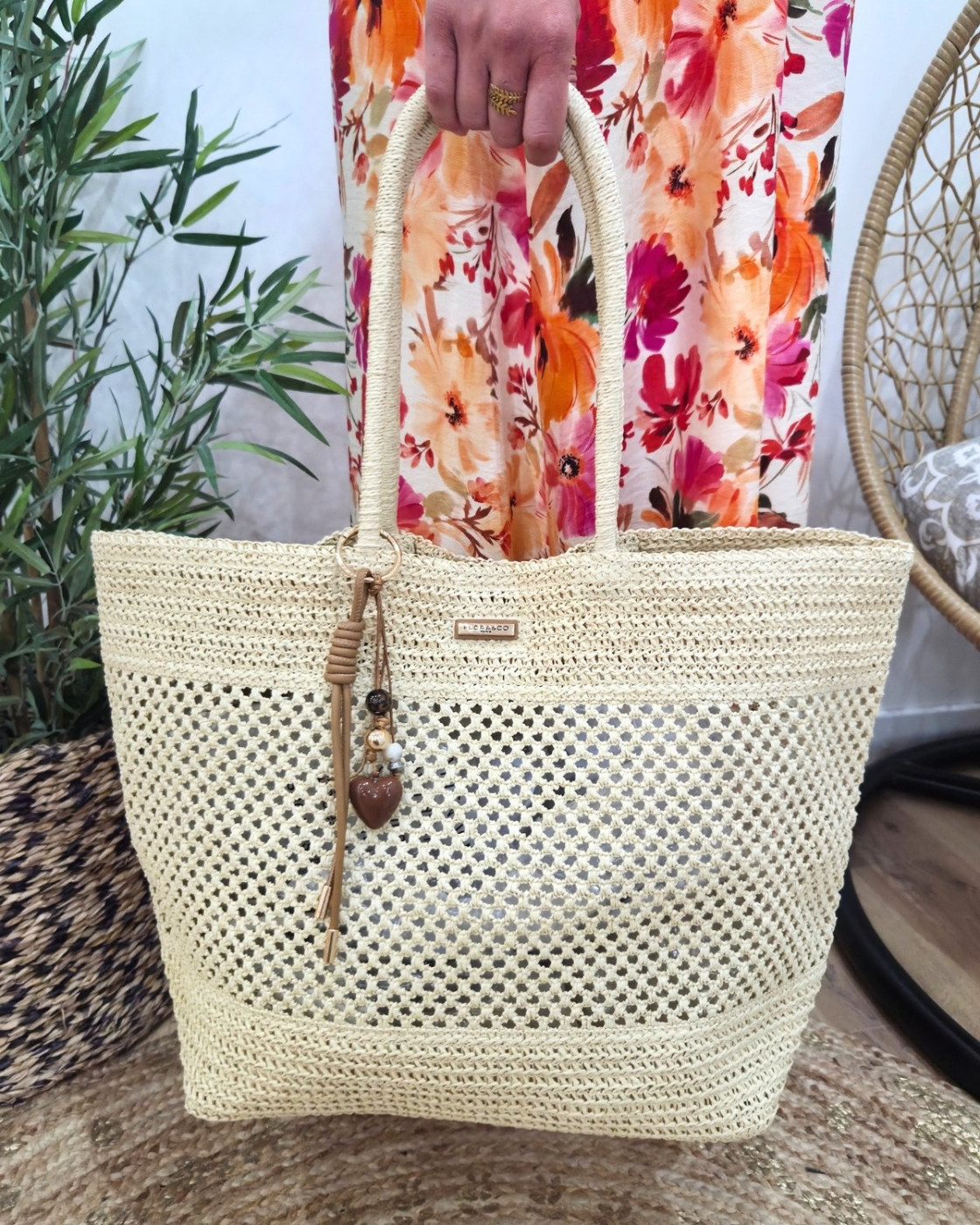 Grand sac cabas en paille porte clés coeur