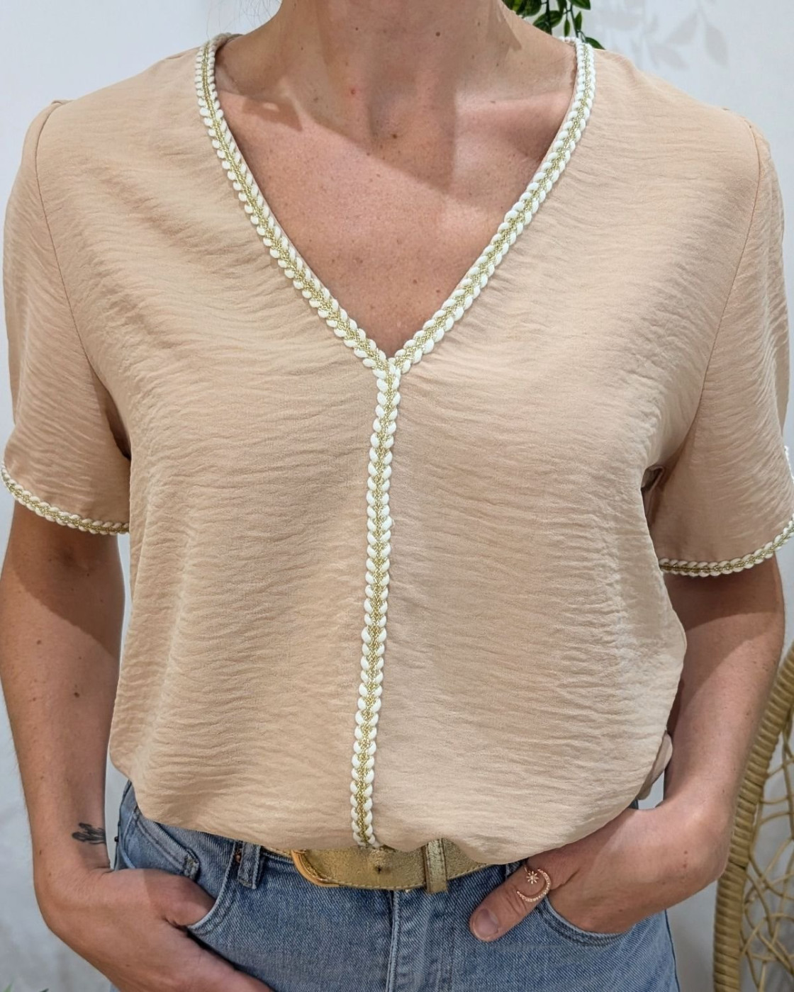 Blouse femme beige tressée écrue et dorée Saphira