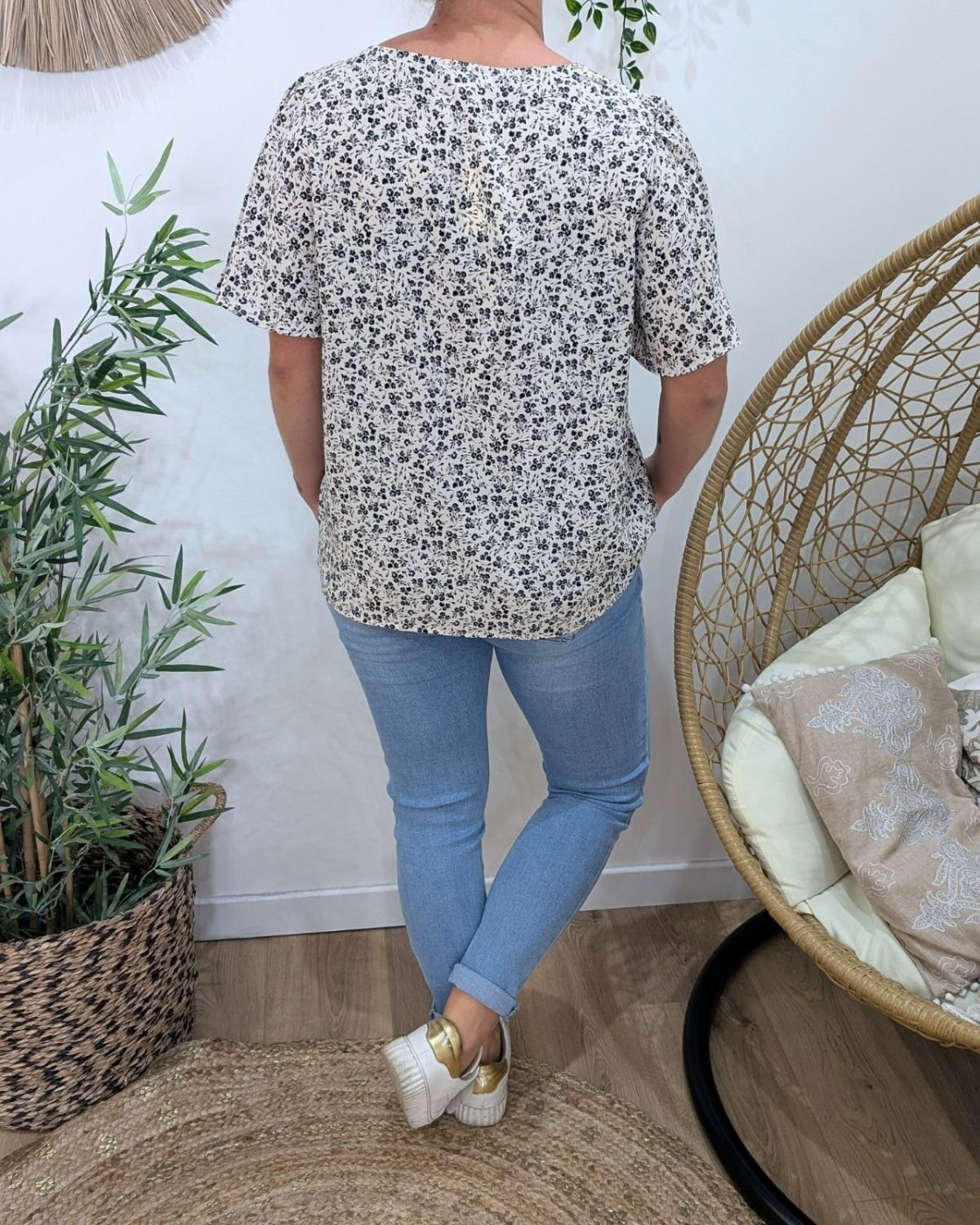 Blouse femme écrue fleurs noires Hilaé