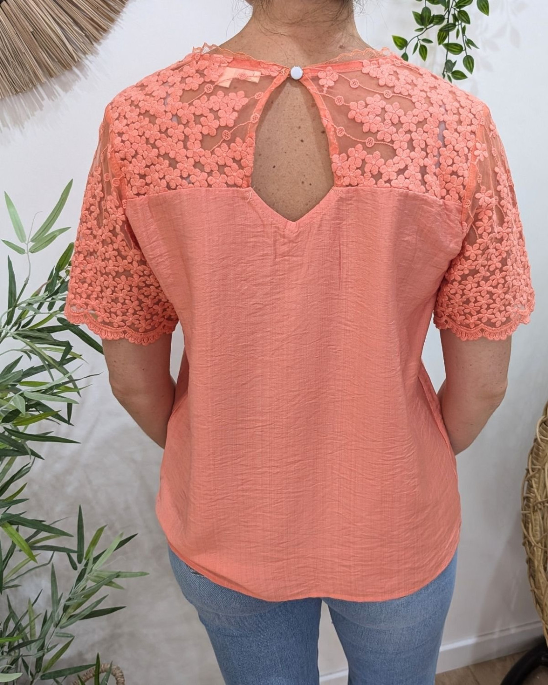 Blouse femme corail manches et dos dentelle fleurie Elaria