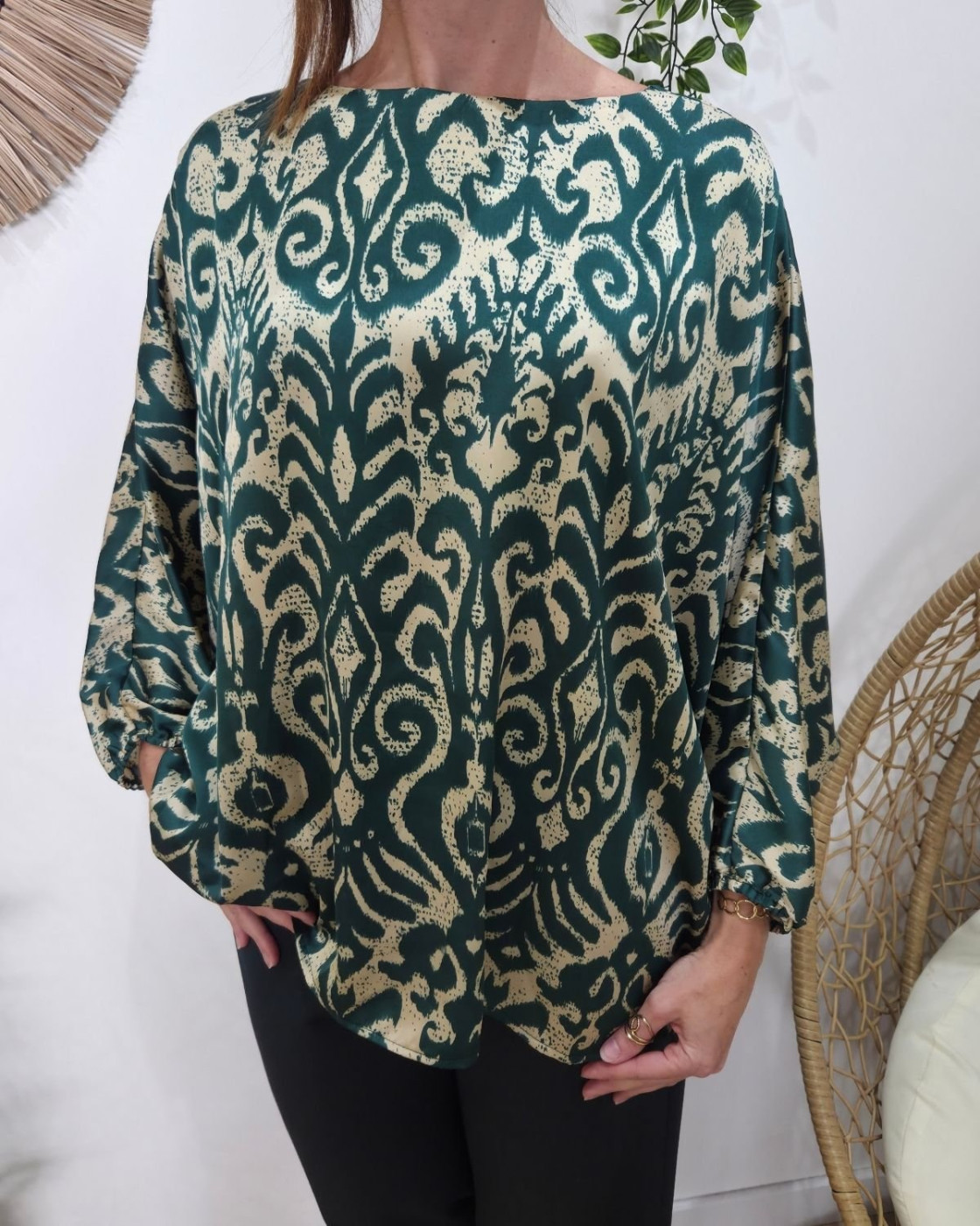 Blouse femme satinée beige et vert