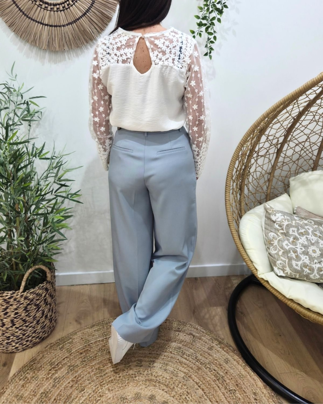 Blouse femme écru manches longues brodées Liv