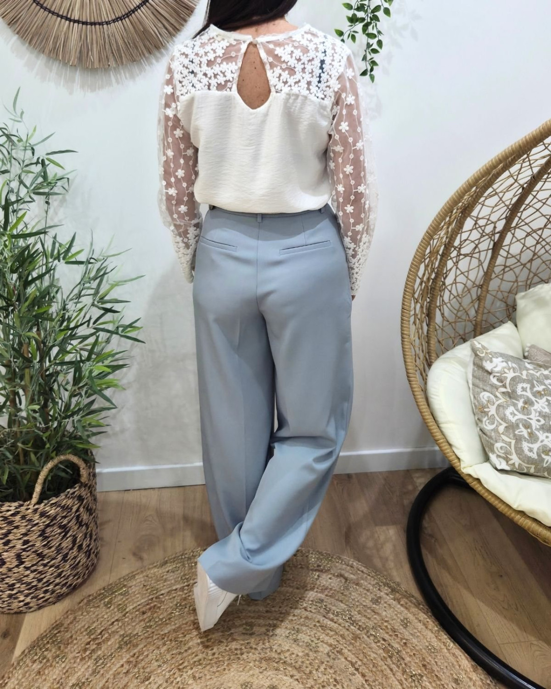 Blouse femme écru manches longues brodées Liv