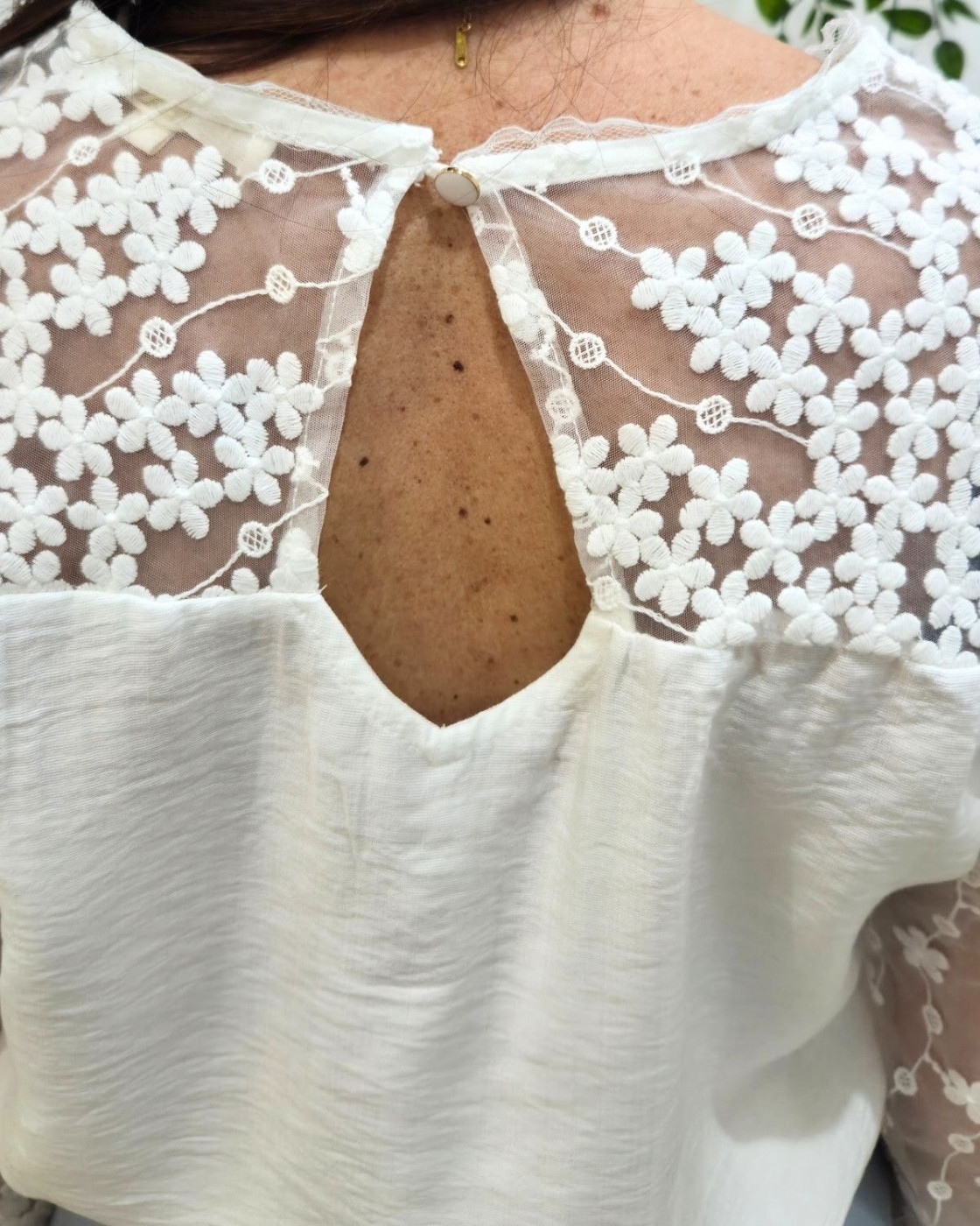 Blouse femme écru manches longues brodées Liv