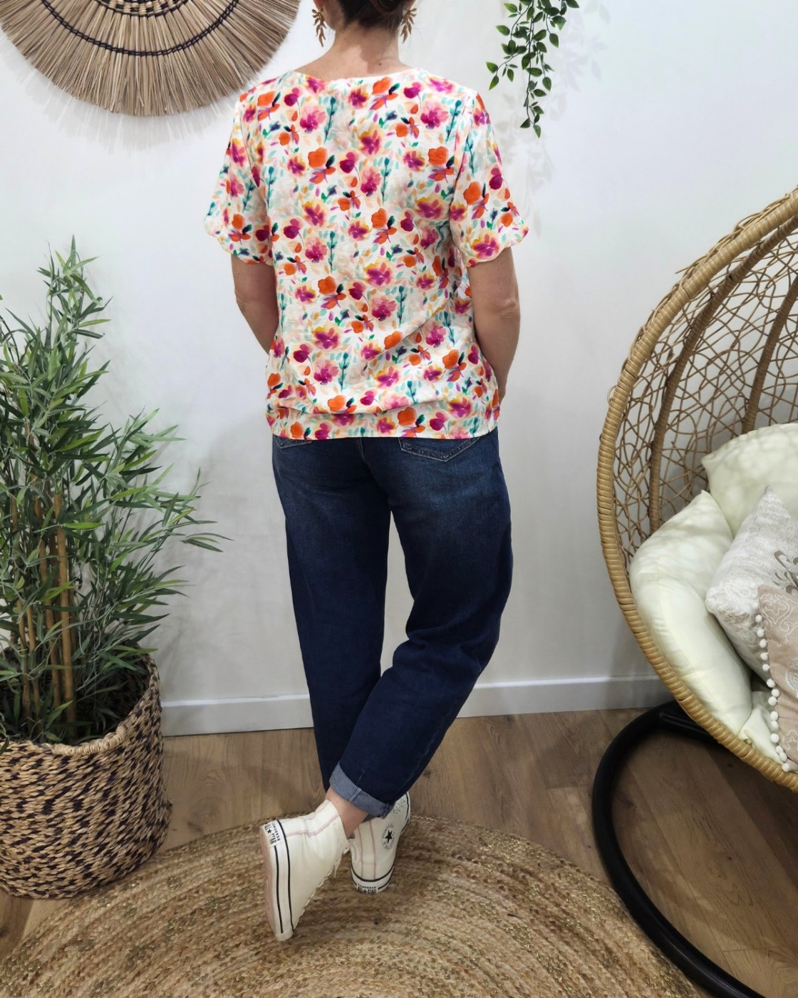Blouse femme manches courtes écrue imprimés fleuris oranges fuchsia multicolores