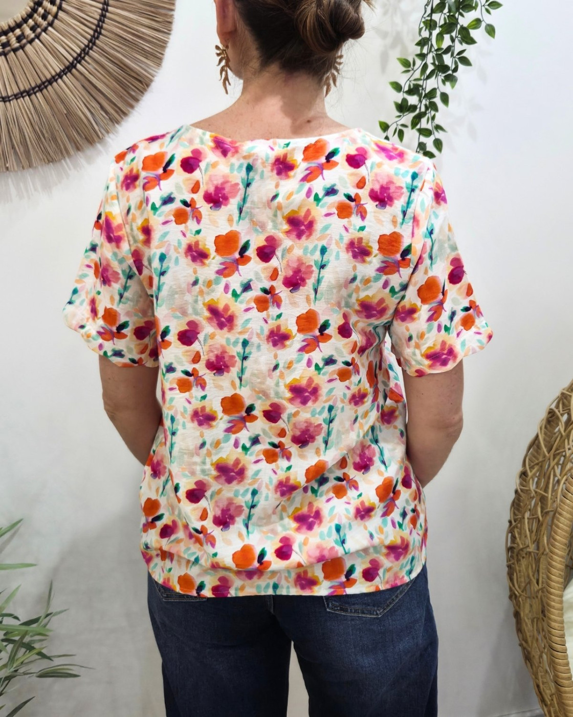 Blouse femme manches courtes écrue imprimés fleuris oranges fuchsia multicolores