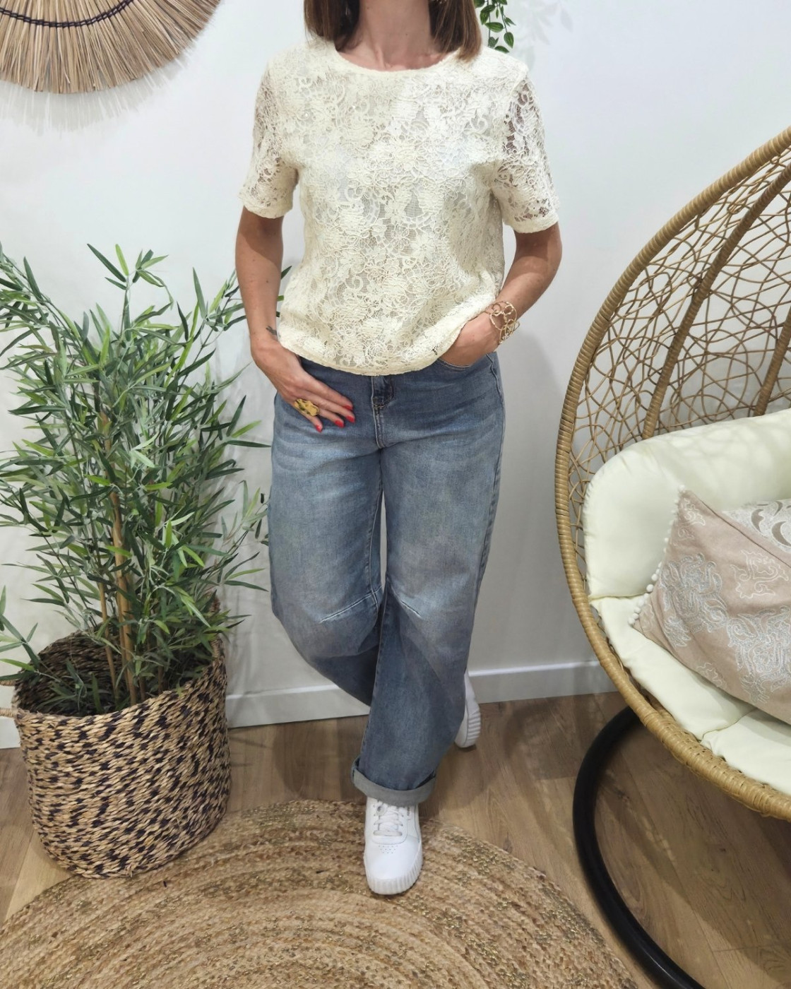 Blouse femme brodée beige manches courtes Clémence