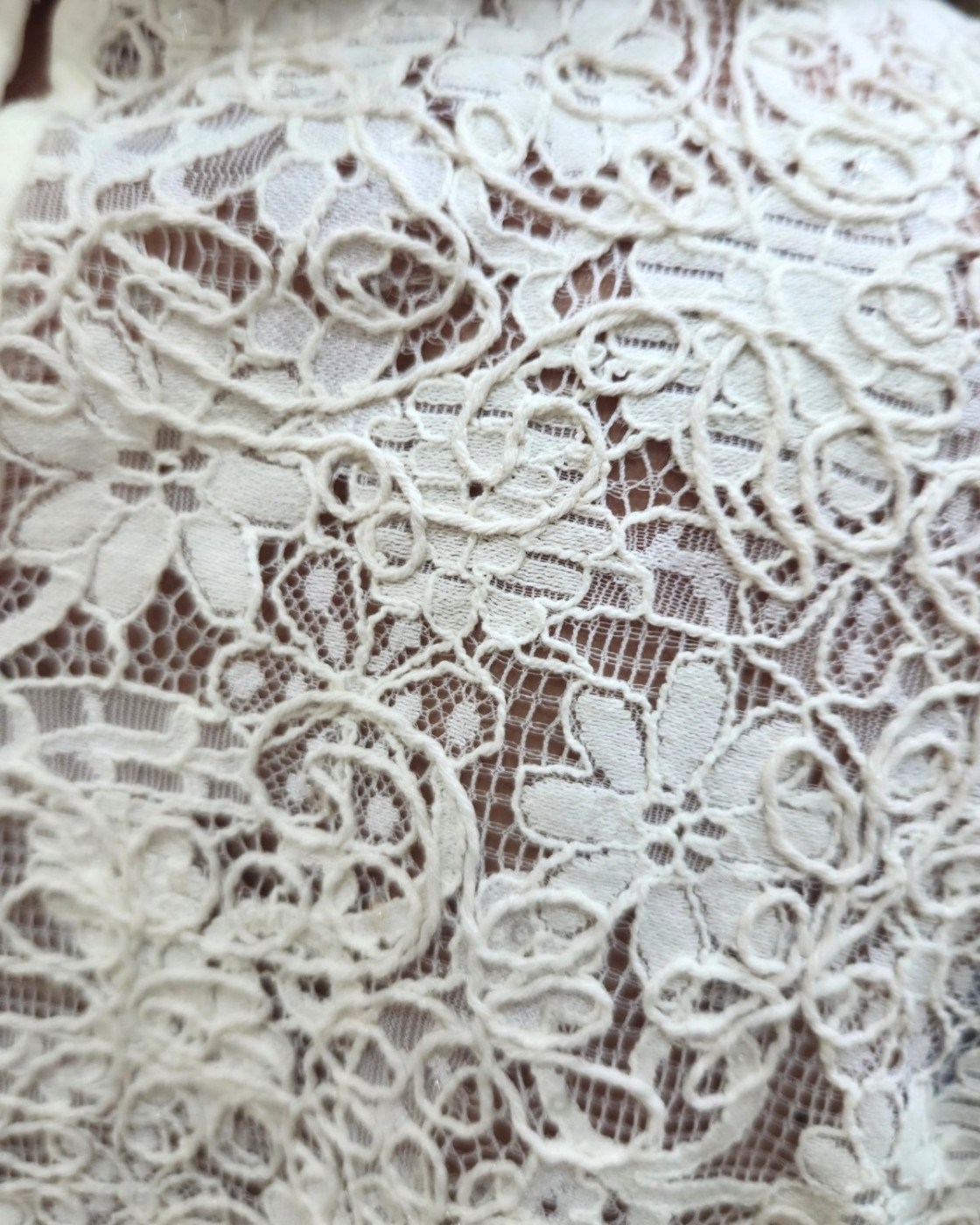 Blouse femme brodée beige manches courtes Clémence
