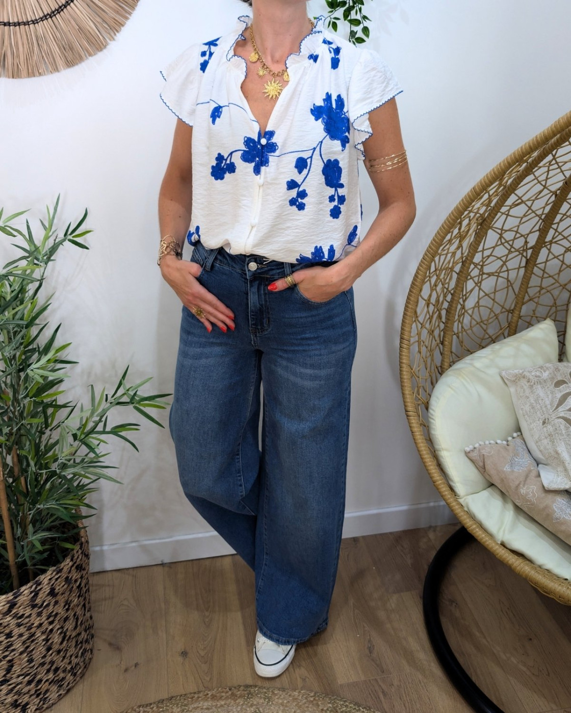Blouse femme blanche broderies bleu roi Olena
