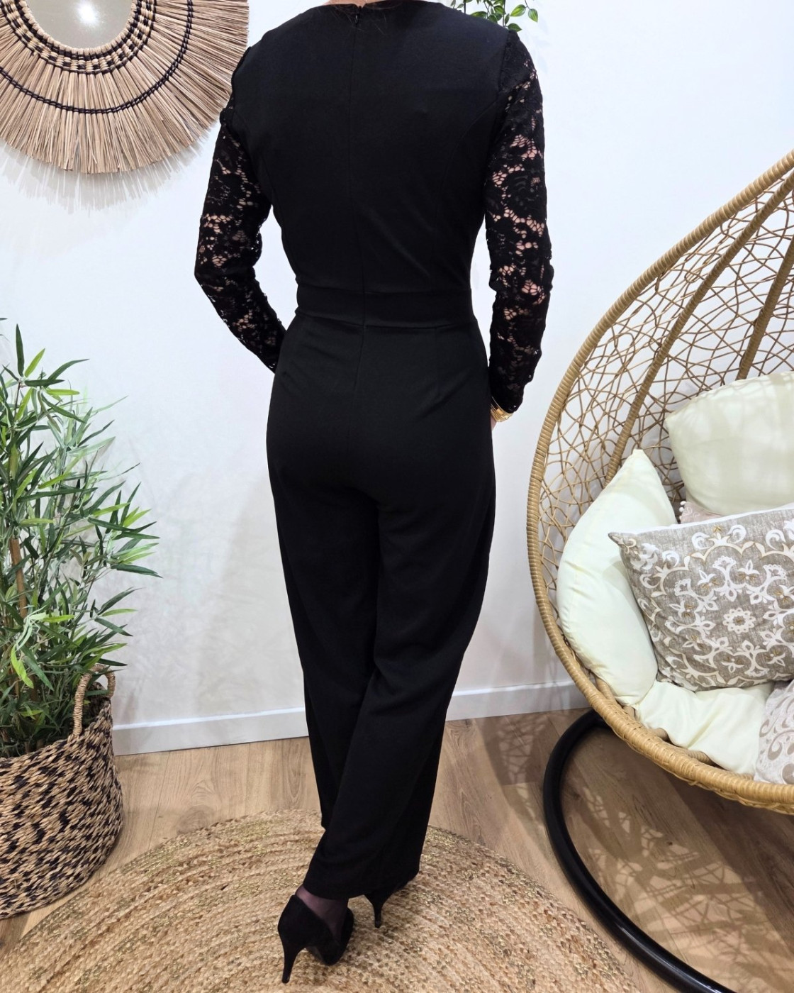 Combinaison pantalon femme noire manches dentelle