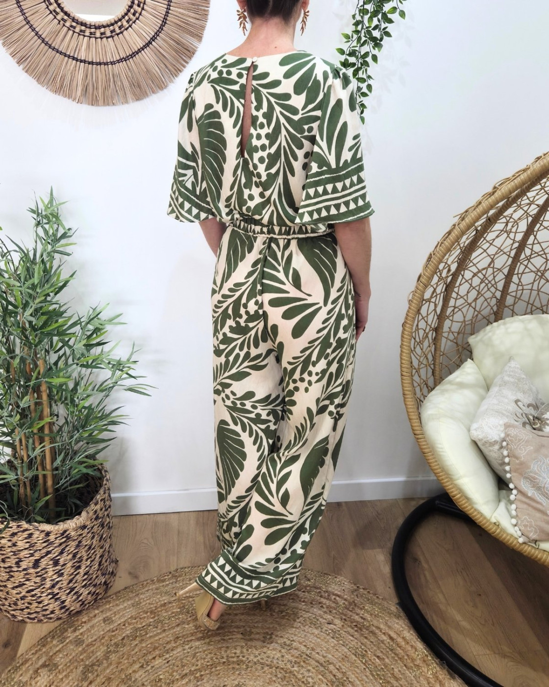 Combinaison femme écrue et verte manches volantes Esra