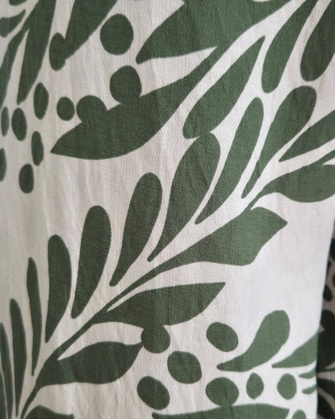 Combinaison femme écrue et verte manches volantes Esra