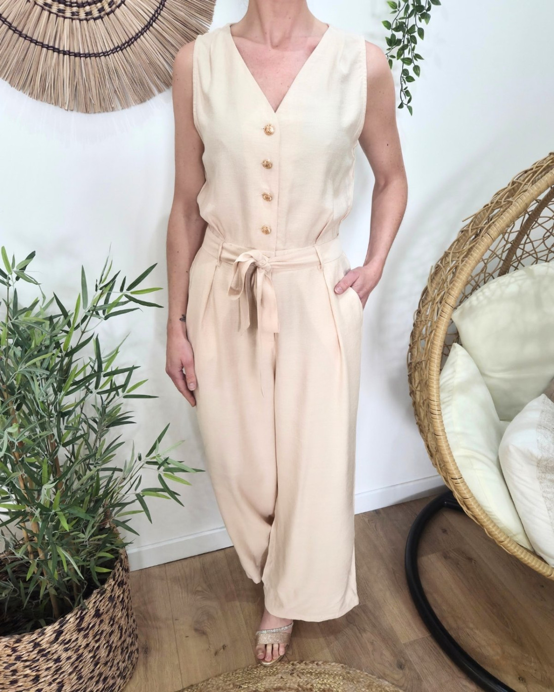 Combinaison femme beige boutons dorés Sira