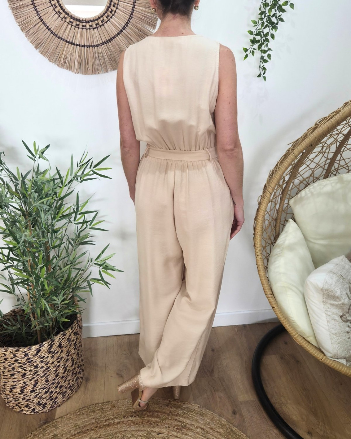 Combinaison femme beige boutons dorés Sira