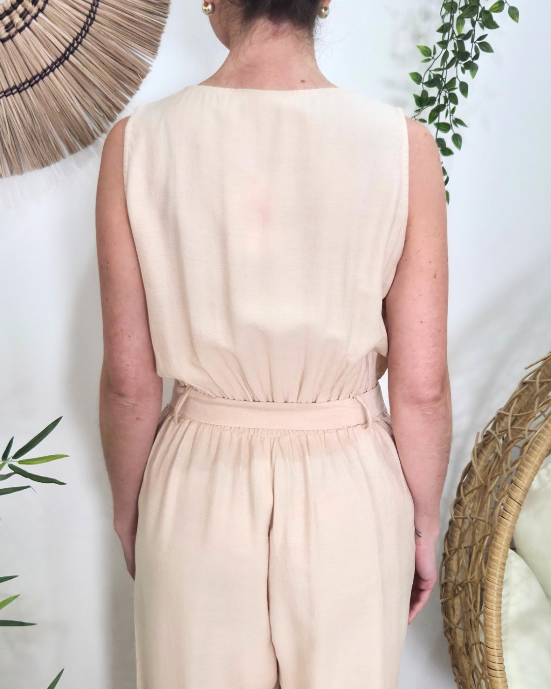 Combinaison femme beige boutons dorés Sira