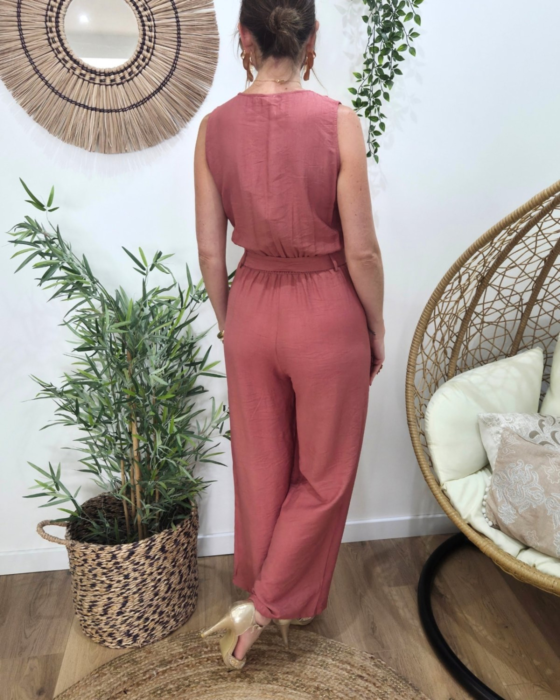 Combinaison femme bois de rose boutons dorés Sira