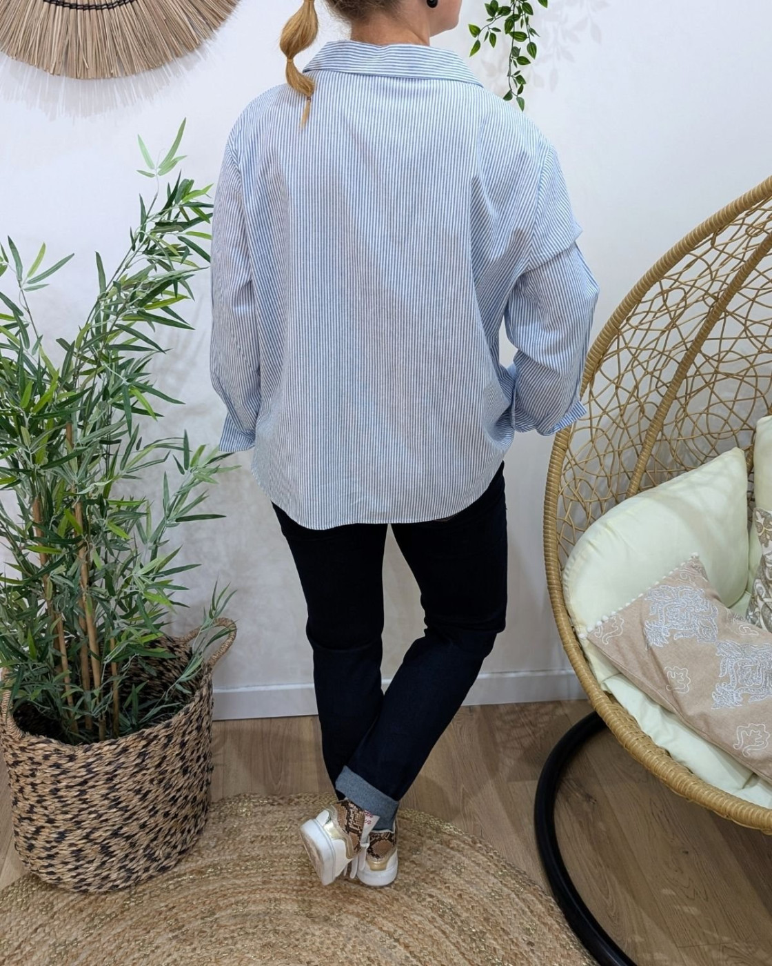 Chemisier femme rayé bleu et blanc broderies feuillages